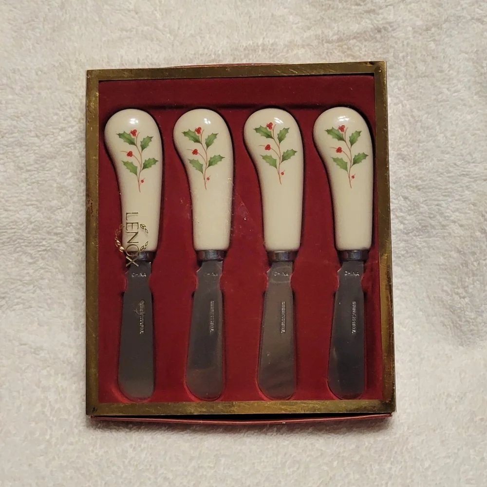 Lenox Cream and Silver Holly Cheese Spreaders